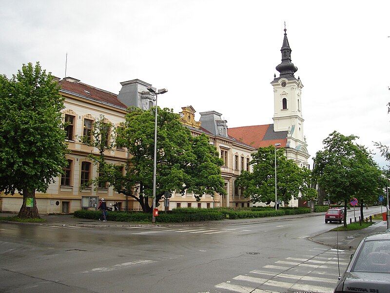 File:Nova Gradiska Zentrum.jpg