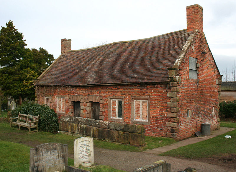 File:Almshouses, Acton churchyard2.jpg