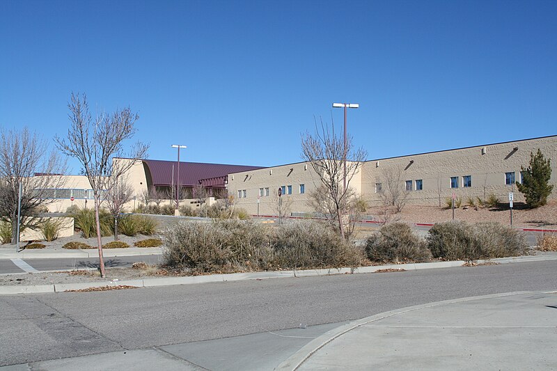 File:Desert Ridge Middle School.JPG