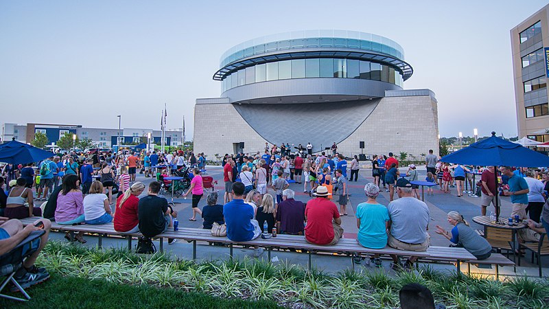 File:Lenexa City Center.jpg