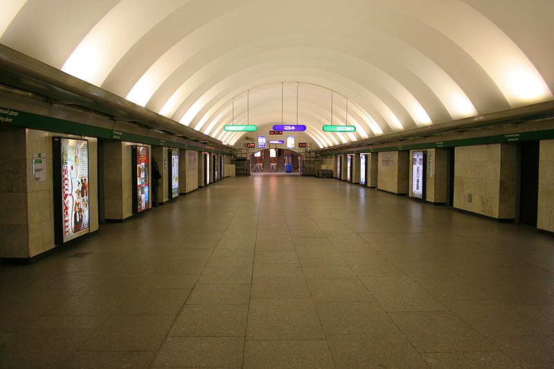 Файл:Metro SPB Line3 Gostiny.jpg