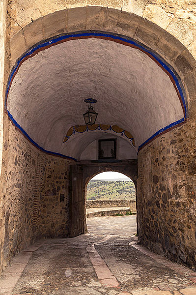 Archivo:Pedraza-puerta-(DavidDaguerro).jpg