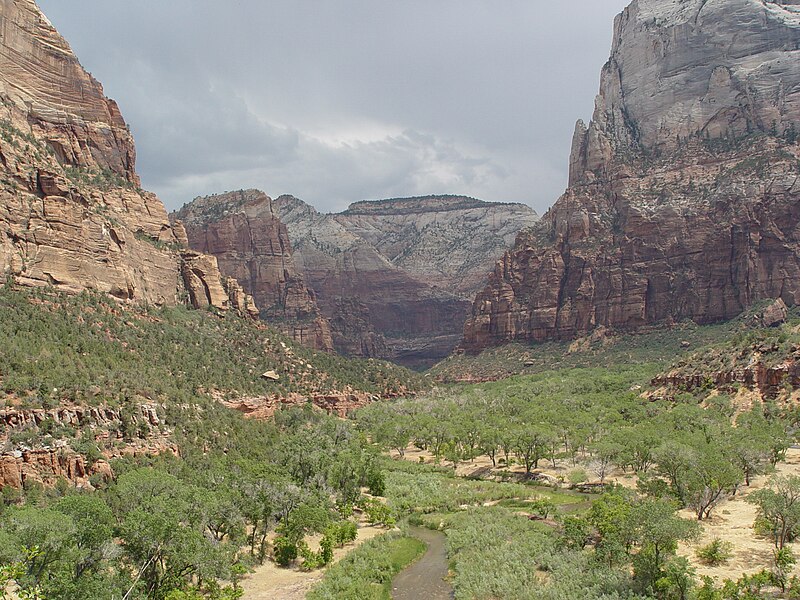 File:Zion Valley.jpg