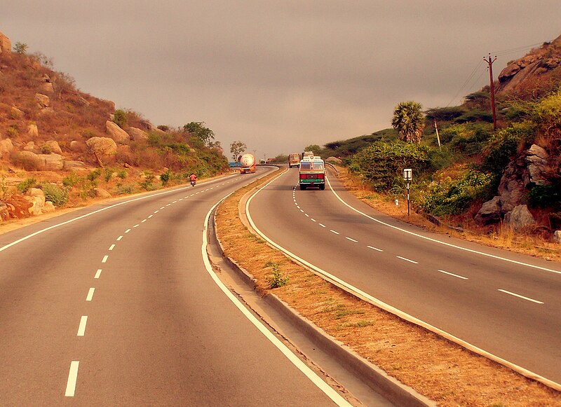 File:HIghway Chennai Bangalore.jpg