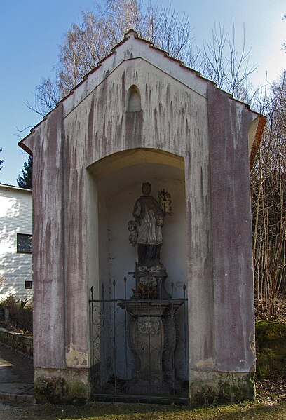 File:Johannes Nepomuk-Kapelle in Heidenreichstein.jpg