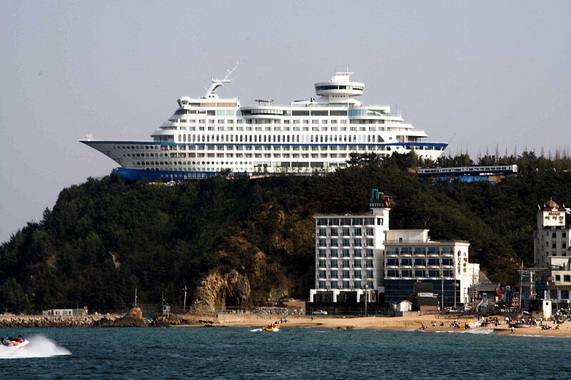 Файл:Korea-Gangneung-Jeongdongjin-Sun Cruise Hotel-01.jpg