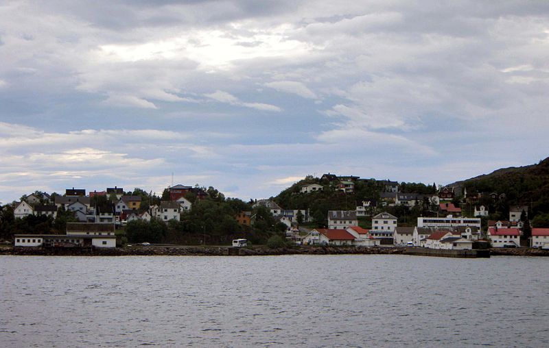 File:Lødingen skyline July 2012.jpg