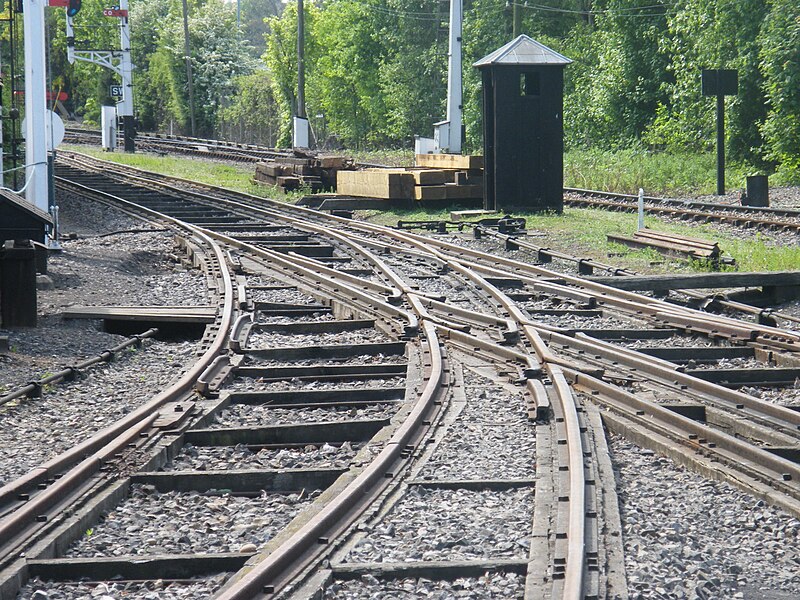 Archivo:Mixed gauge track Didcot.JPG