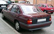 Pre facelift Opel Vectra A (saloon)