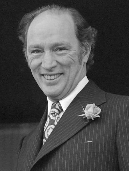 Archivo:Pierre Trudeau (1975) cropped.jpg