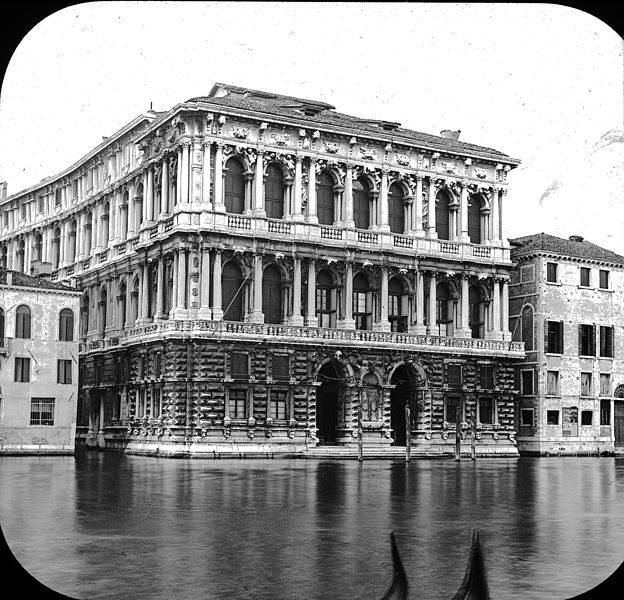 File:Palazzo Pesaro, Venice, Italy.jpg