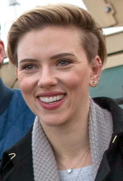 File:Scarlett Johansson December 2016.jpg