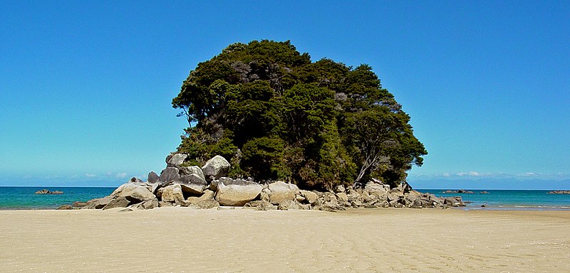 File:Bark bay island.jpg