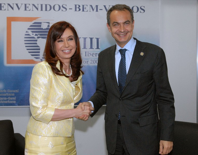 Archivo:Cristina Kirchner Zapatero.jpg