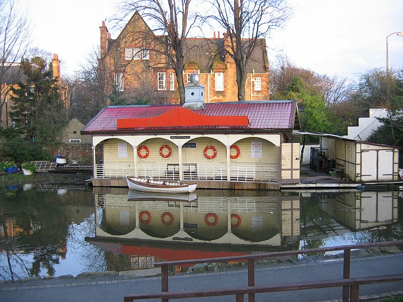 File:EdinburghBoathouse.jpg