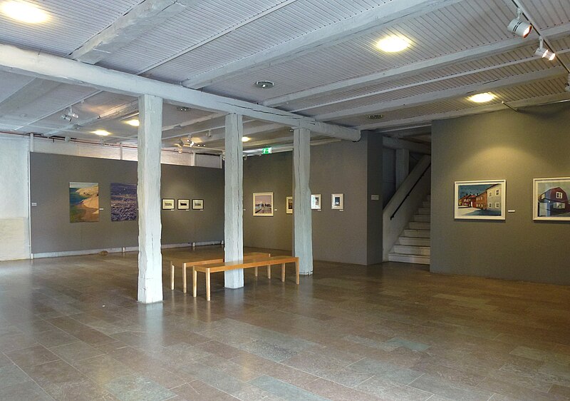 File:Edsvik konsthall utställning 2014b.jpg