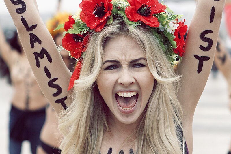 File:Femen à Paris 3.jpg