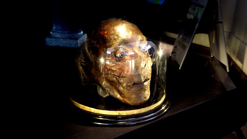 Archivo:Jeremy Bentham's Severed Head.JPG