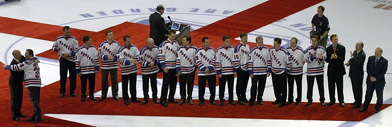 File:Mark Messier Retirement players1.jpg