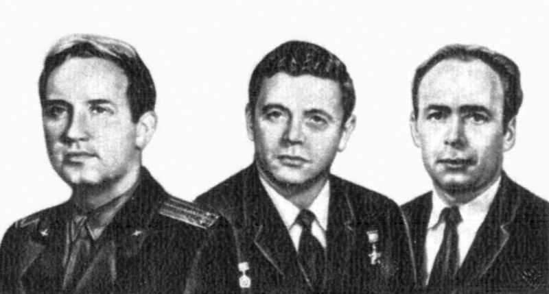 File:Soyuz 11 crew.jpg