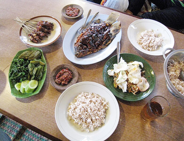 File:Sundanese Food 01.JPG