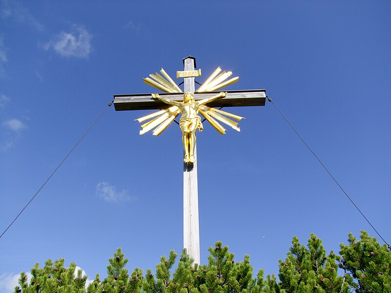 File:Wank Gipfelkreuz.jpg