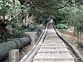 草山水道系統大水管與水管路步道