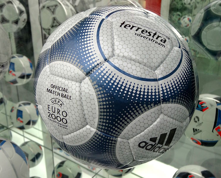 File:Euro 2000 ball.JPG