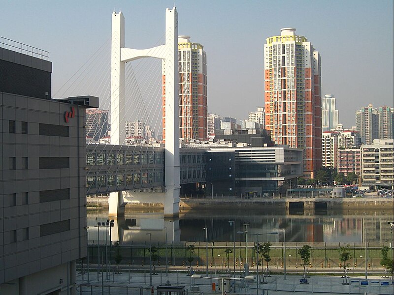 File:Lokmachau huanggang crossing.jpg