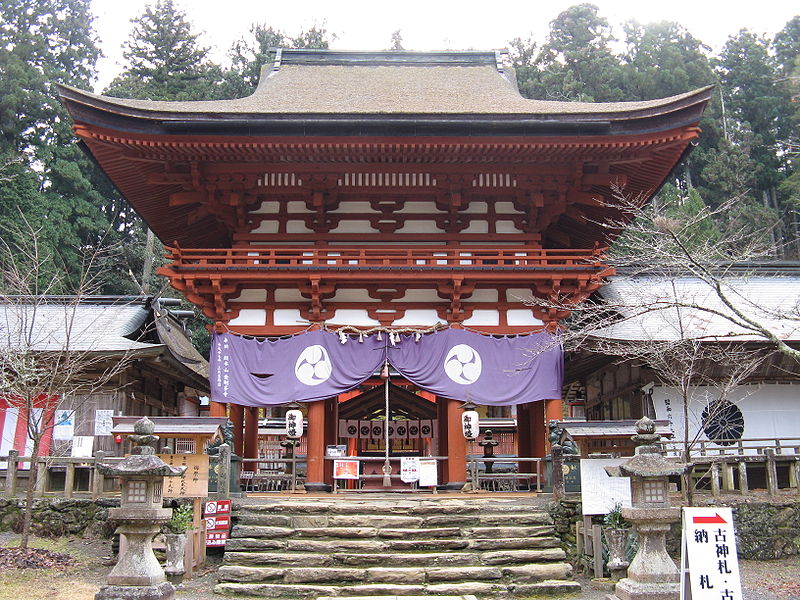 Файл:Niutsuhime-jinja romon.jpg