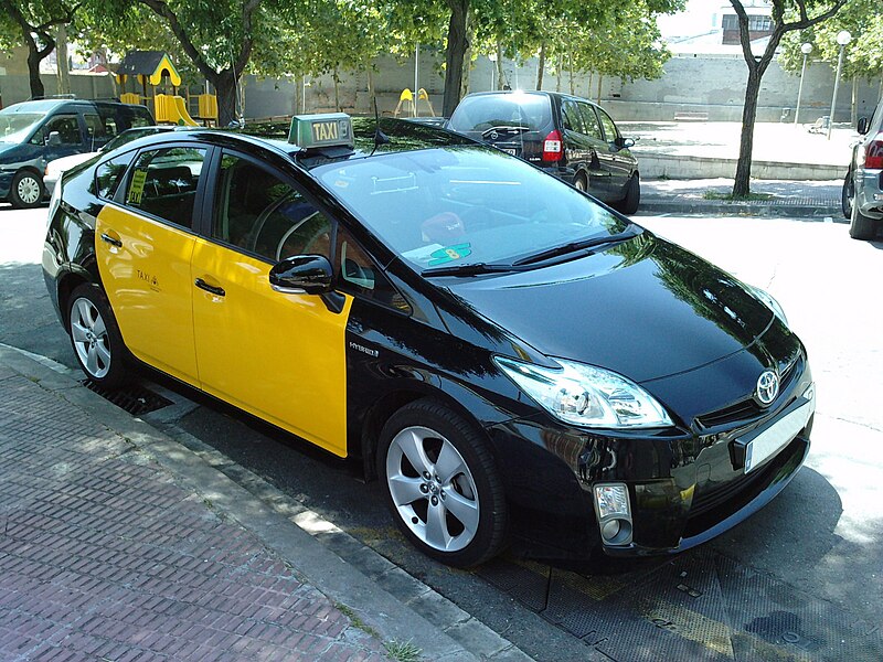 File:Prius Taxi Barcelona.jpg