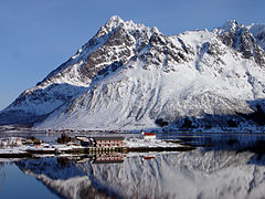 Sildpollneset and Higravstindan mountains, Vågan municipality.