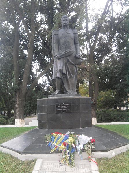 File:Tuchkov monument.jpg