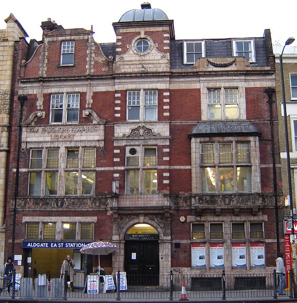 File:Whitechapel public library 1.jpg