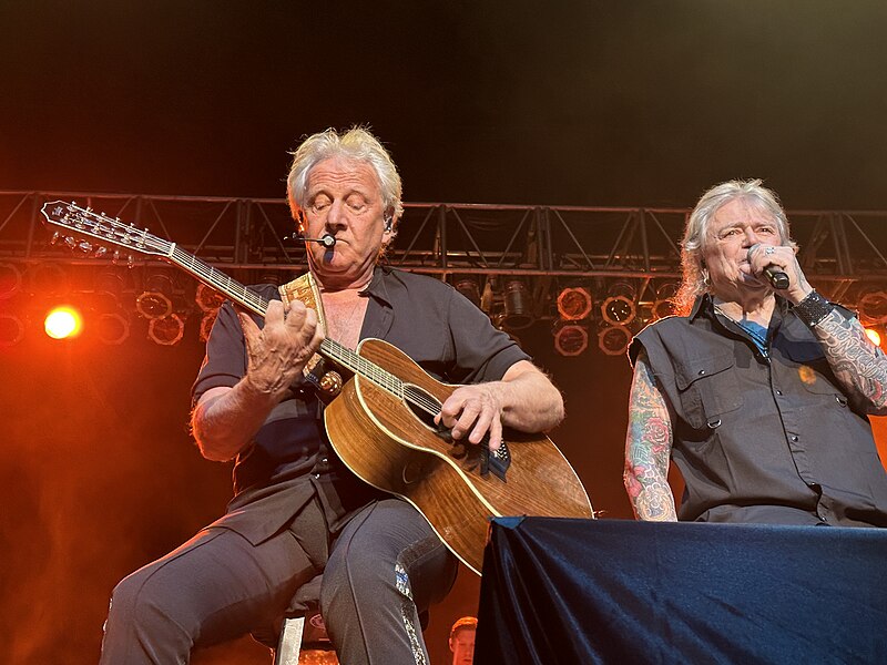 File:Air Supply 2023.jpg