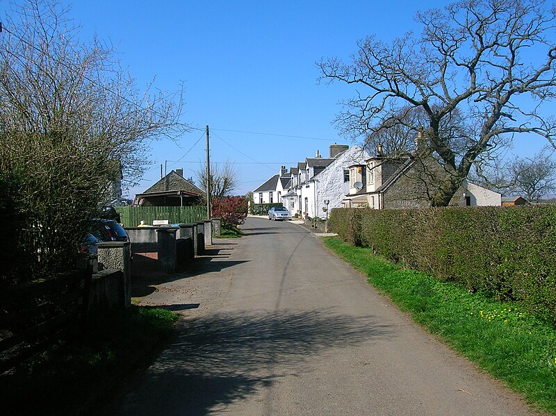 File:Auchentiber Main Street.jpg