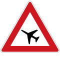 Aircraft (landing corridor above road)