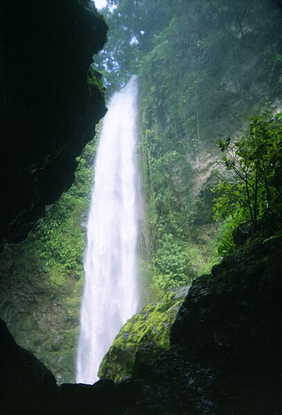 File:Tlaxcolotongo Falls.jpg