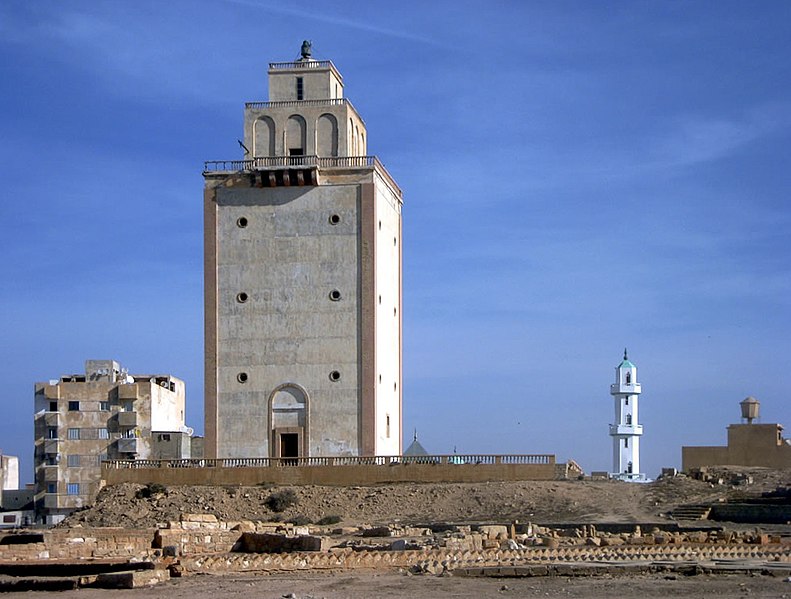 File:Italian Lighthouse - Benghazi.jpg