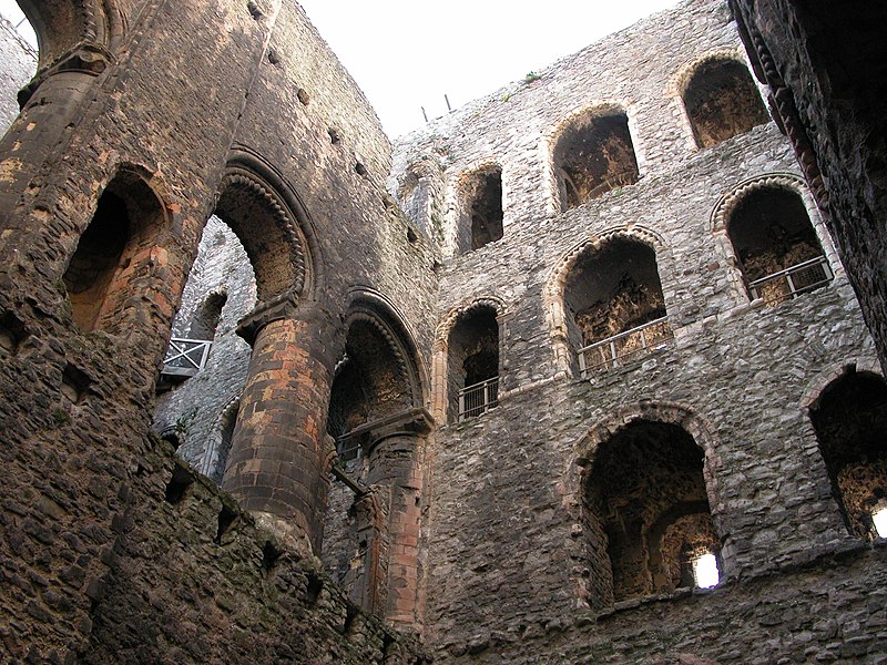 File:Rochester Castle Interior.JPG