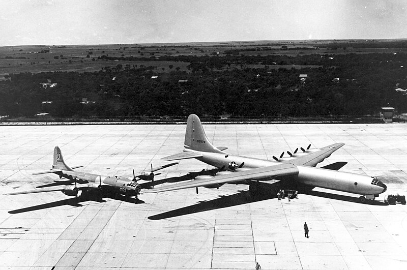 Файл:B-29 and B-36.jpg