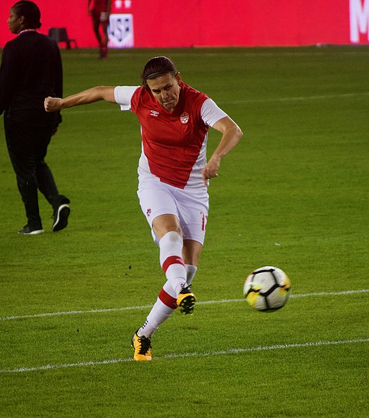 File:Christine Sinclair warming up.jpg