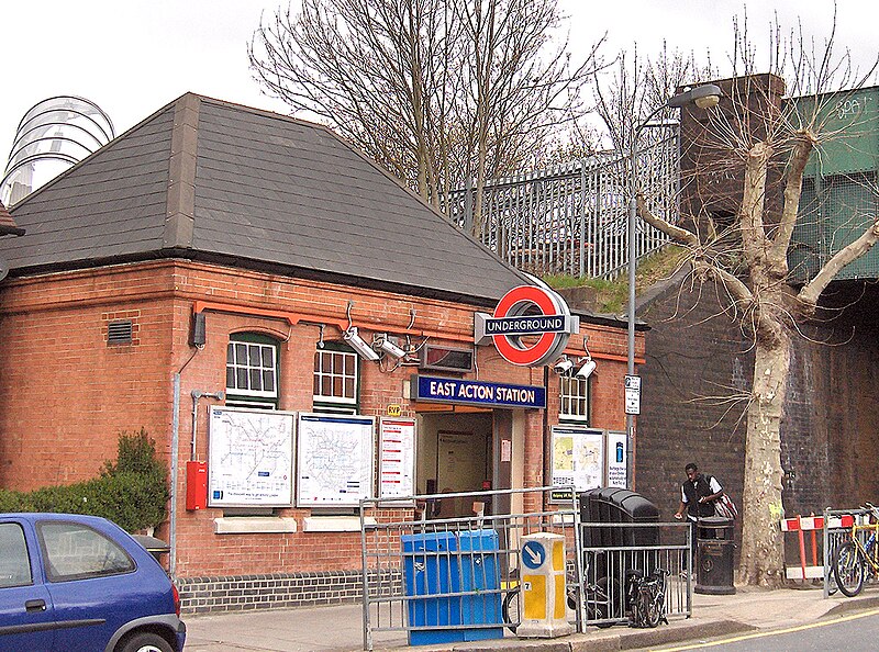 File:East Acton Tube Station.jpg