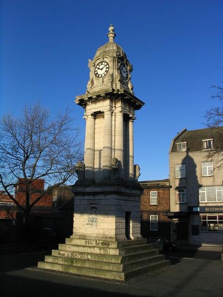 File:Edward VII Memorial.jpg