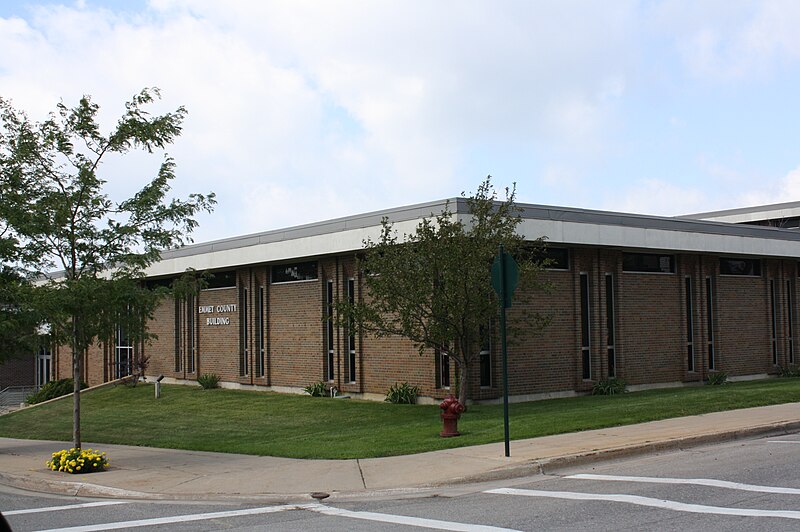 File:Emmet County Michigan Building.jpg