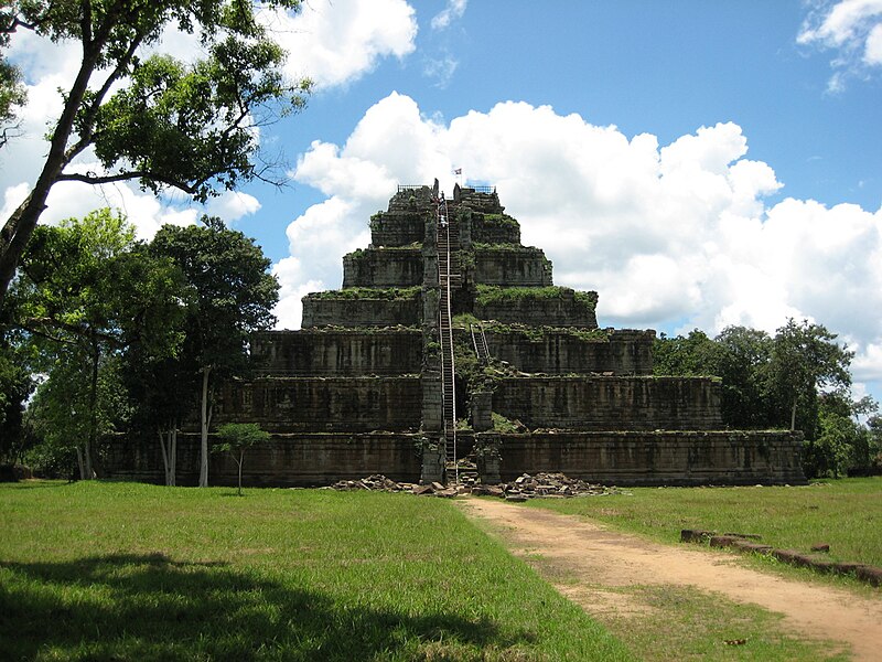 File:Koh Ker temple(2007).jpg