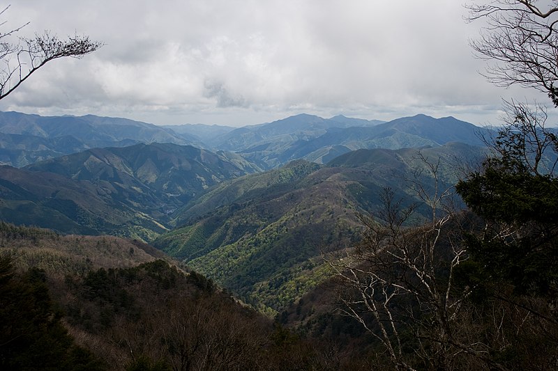 File:Mts.Okutama from Daibosatsu-Pass 01.jpg