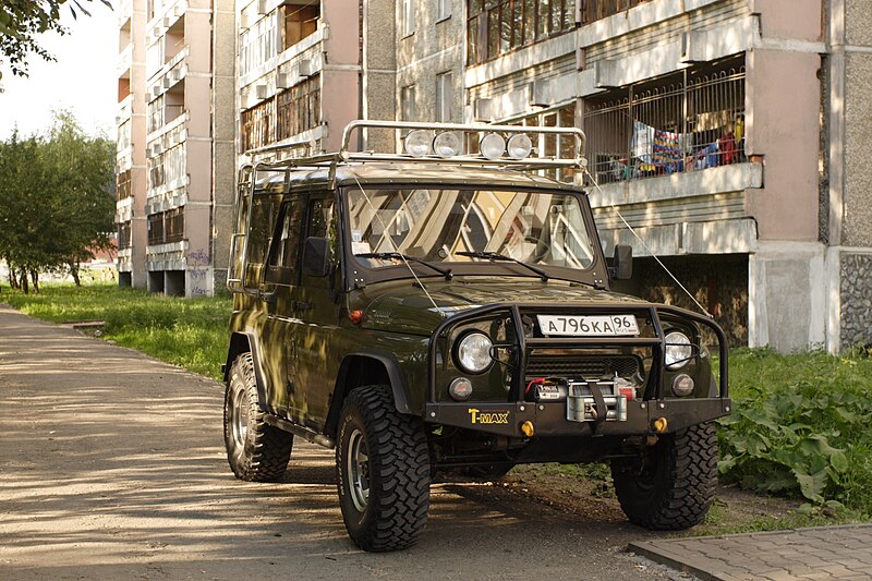 File:UAZ Hunter in Yekaterinburg.jpg