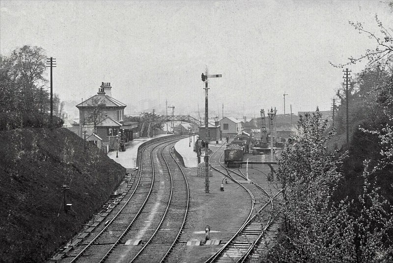 File:Woolston station.jpg