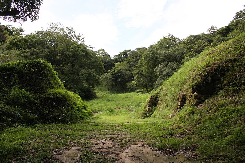 File:大野城（筑前国）太宰府口.jpg